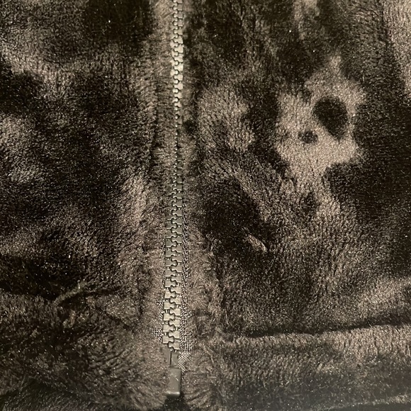 32 DEGREES HEAT BLACK PLUSH FUR JACKET. SIZE: Small - Picture 8 of 12